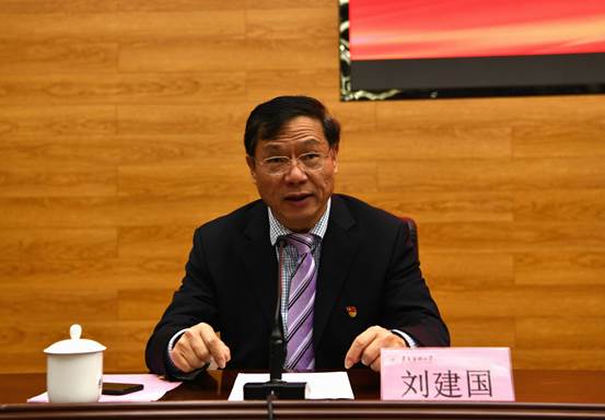 说明: C:\Users\Administrator\Desktop\桌面文件(19.11)\18年寒假加班\19年春\主题教育总结会】\选择 1\选择 1\4.jpg
